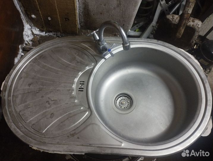 Раковина для кухни со смесителем бу