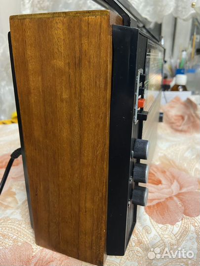 Радиоприемник СССР.Океан 205.фм диапазон