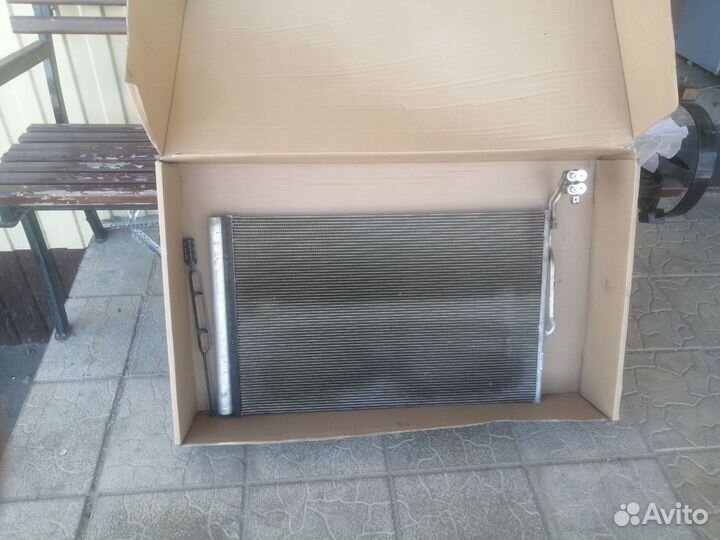 Радиатор кондиционера Туарег NF 7p0820411a