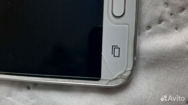 Телефон Samsung galaxy j3