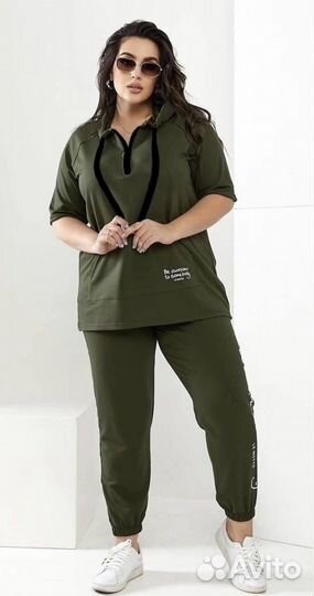 Костюм женский