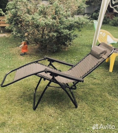 Шезлонг новый