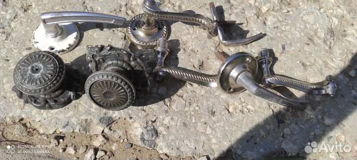 Дверные ручки