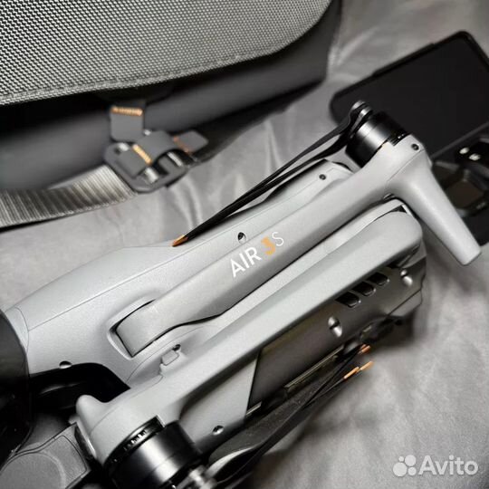 Квадрокоптер DJI Air3s