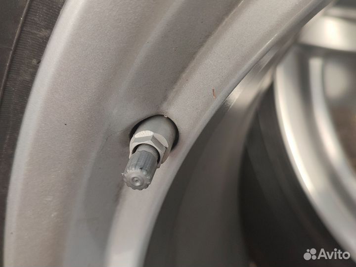 R19 Pirelli Scorpion 255/50, PCD 5x120 DIA 72.6