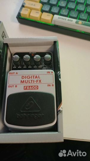 Гитарная педаль Behringer FX600 delay