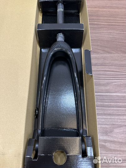 Карбоновая вилка 20 дюймов Avian Youth Fork