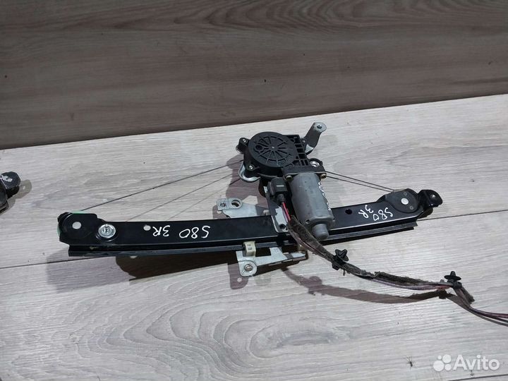 Стеклоподьемник задний Volvo S80 1998-2006
