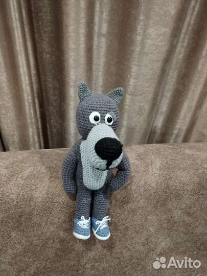 Волк из мультика вязаный