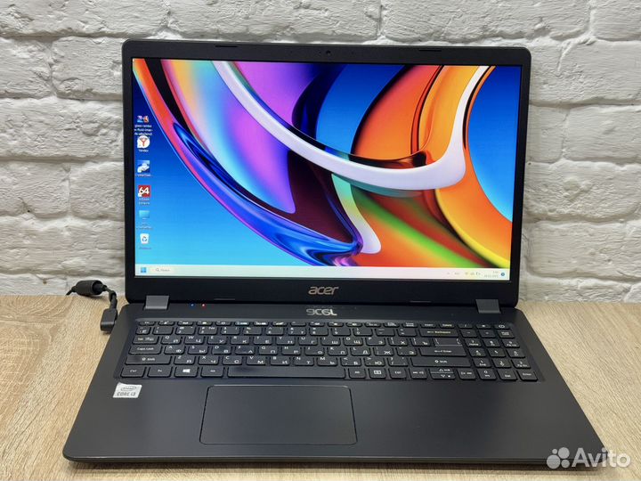 Мощный/Full HD/i3 1005G1 3.4GHz/8GB/UHD/SSD 256