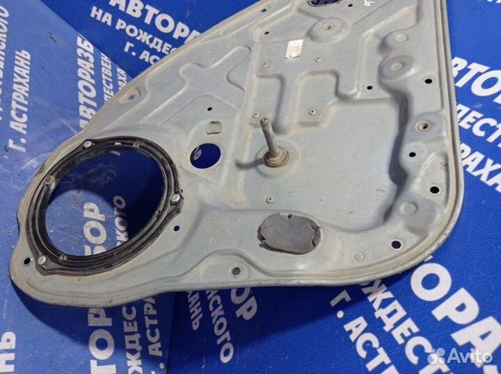 Задний левый стеклоподъёмник Ford Focus 2 седан