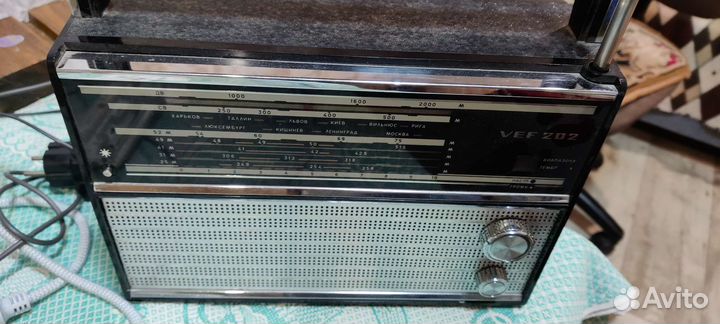 Поёт, работает VEF 202