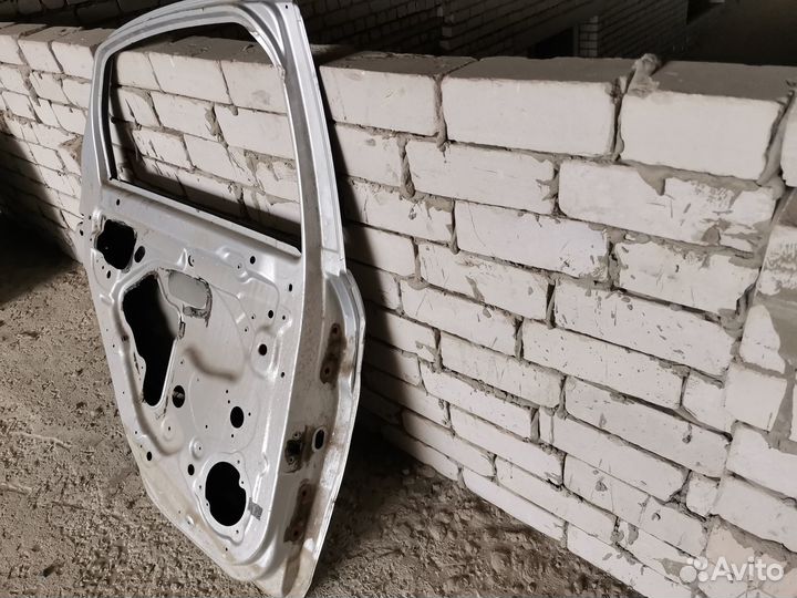 Дверь задняя левая LADA Vesta