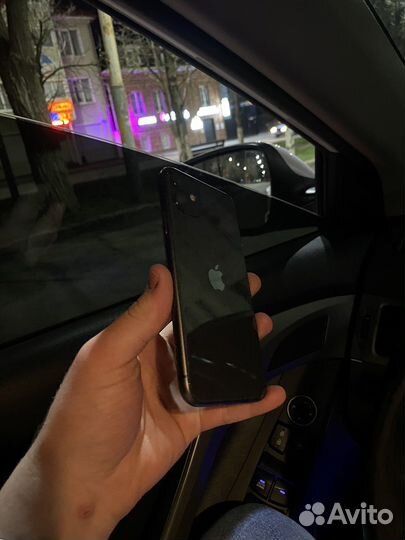Телефон iPhone 11 на 128