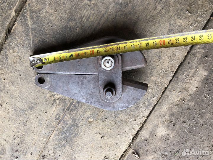 Губы болтореза