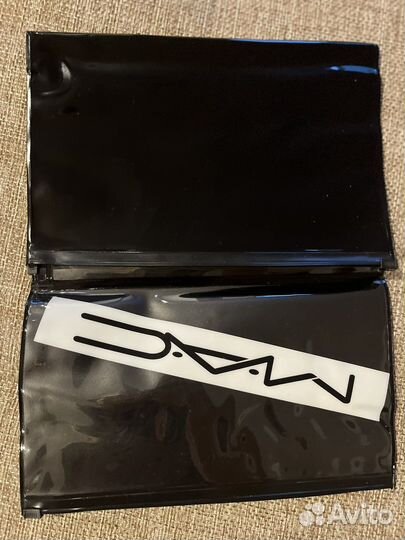 Mac make up made simple новая лаковая косметичка