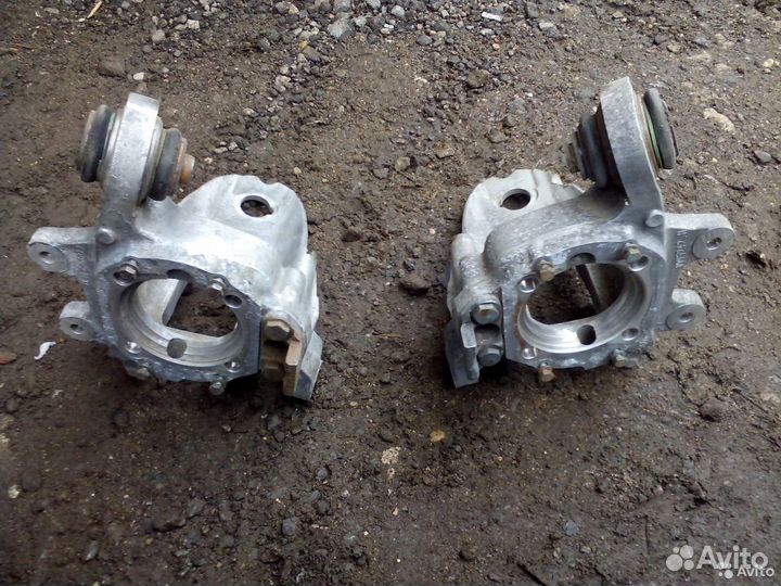 Задний опорный кулак BMW X5 e53