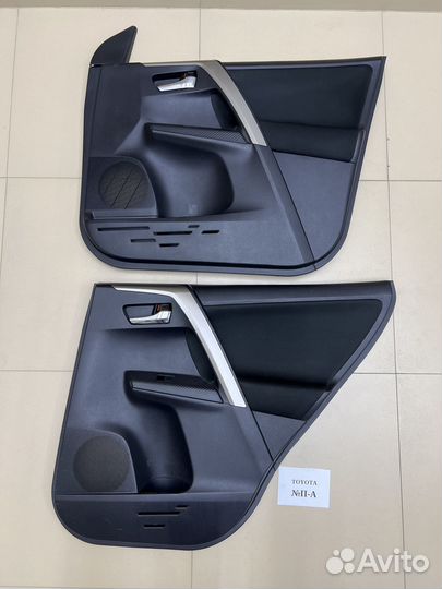 Обшивка двери Toyota RAV4 (40)