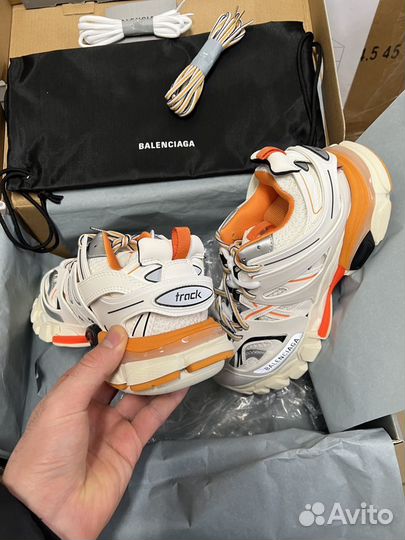 Balenciaga track 1