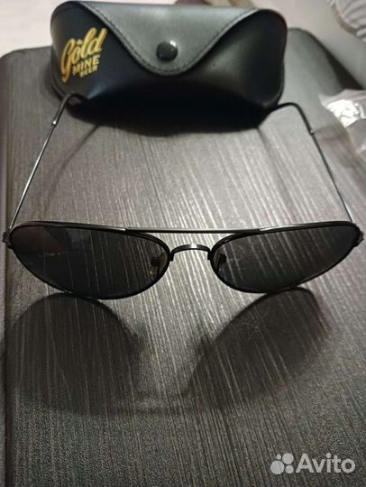 Солнцезащитные очки 