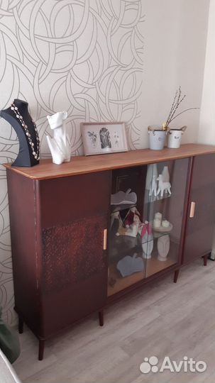 Шкаф - витрина