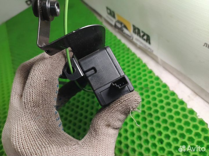 Активатор замка крышки бензобака