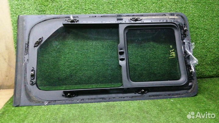 Стекло двери Hyundai Grand Starex Правое Заднее