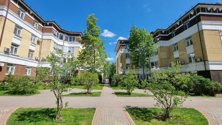 3-к. квартира, 100 м², 2/4 эт.