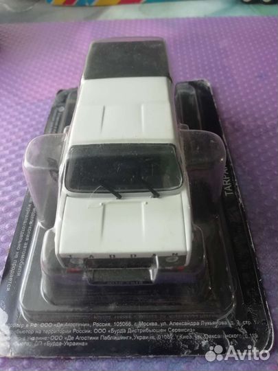 Модель автомобиля 1:43