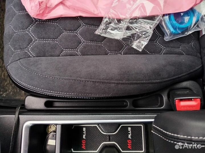 Haval M6 вставки между сидений комплект