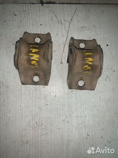 Крепление рычага подвески переднее Chevrolet Lanos