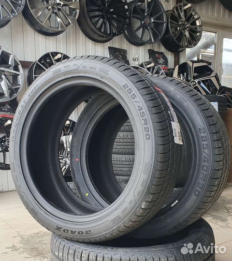 RoadX RXQuest SU01 255/45 R20 и 285/40 R20