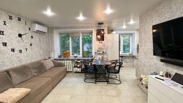 2-к. квартира, 50 м², 3/9 эт.