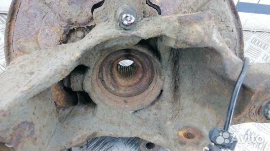 Ступица задняя левая land rover freelander 2 (CMA0