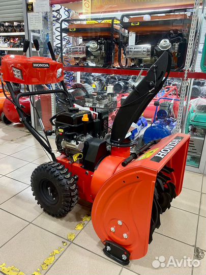 Снегоуборщик бензиновый Honda HSS 13HP