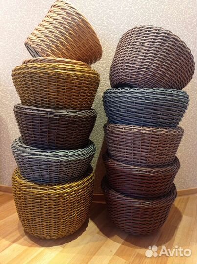 Кашпо из искусственного ротанга