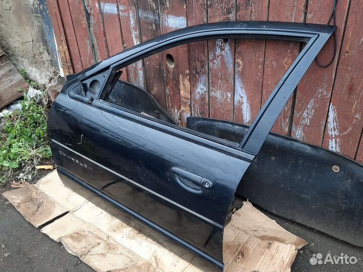 Передняя левая дверь chrysler cirrus