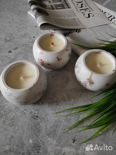 Свеча в гипсе с золотой и бронзовой поталью