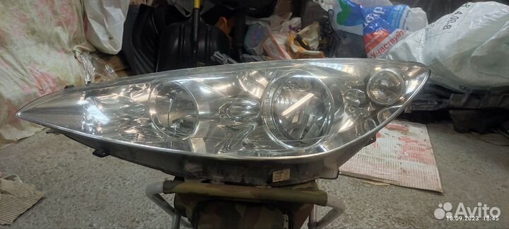 Комплект фар Peugeot 408 (2012)