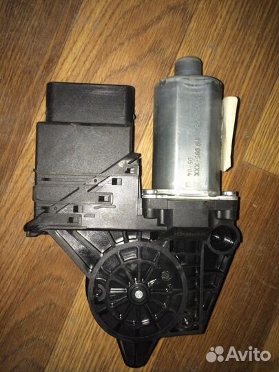 Моторчики стеклоподъемника Skoda SuperB