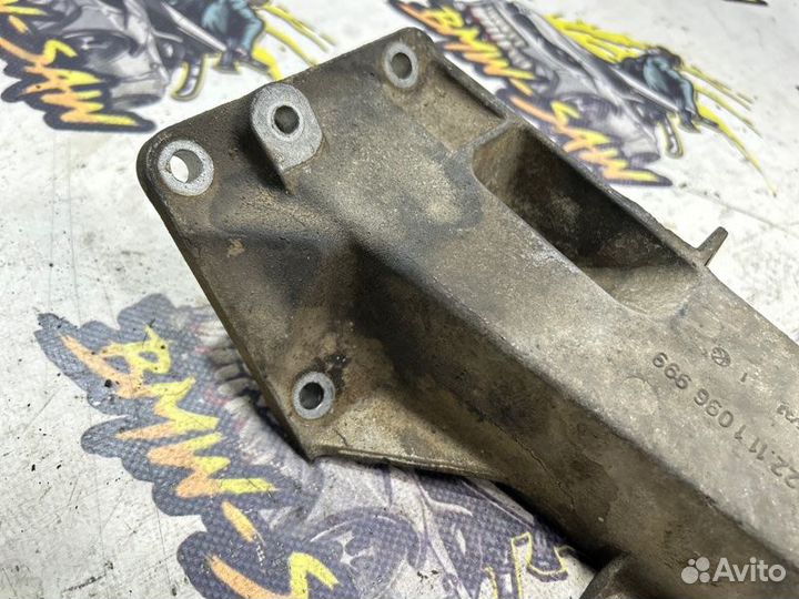 Кронштейн двигателя левый Bmw X5 E53 M54B30