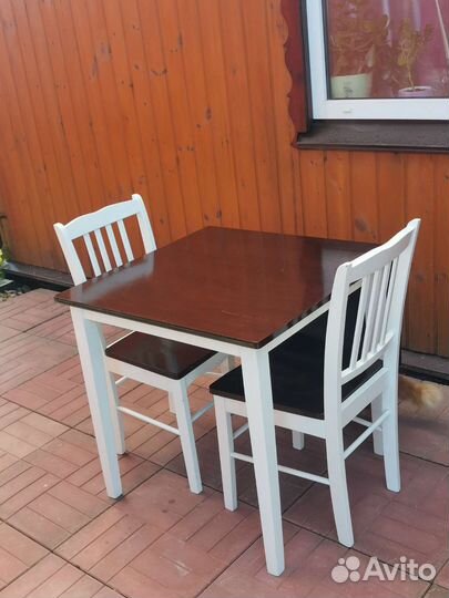 Стол раскладной и 2 стула