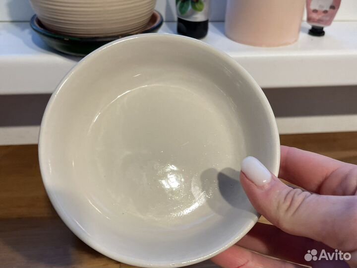 Набор маленьких керамических тарелочек