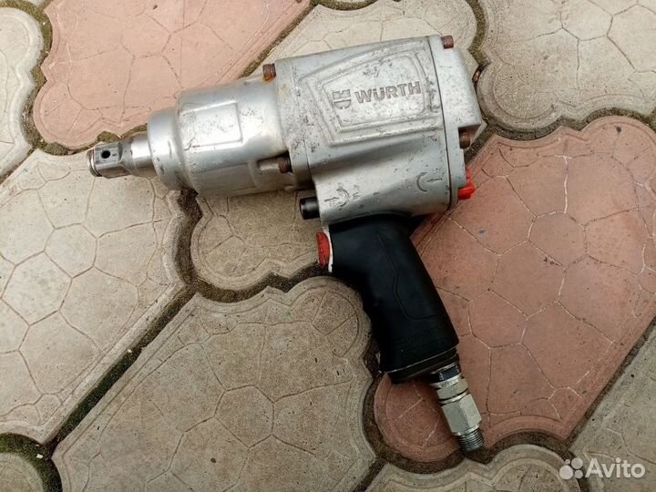 Гайковерт пневматический