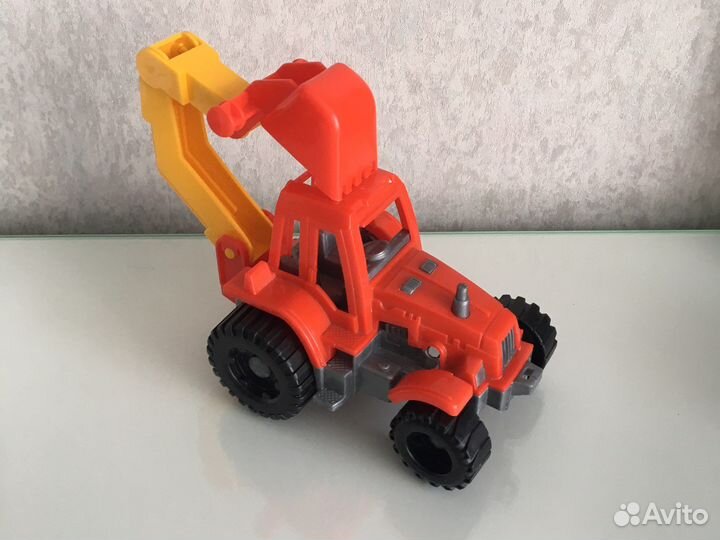 Трактор экскаватор бетономешалка