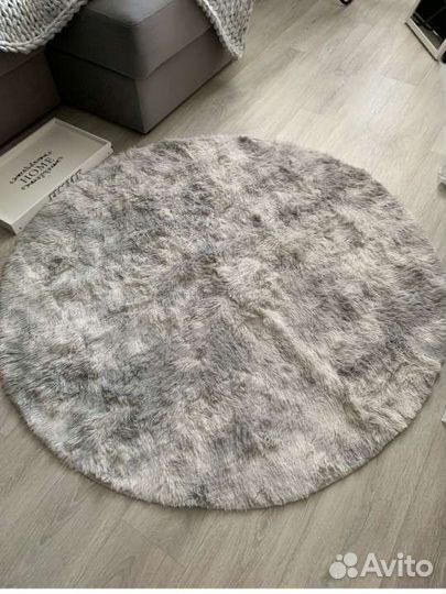Пушистый круглый коврик