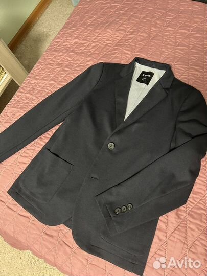Пиджак для мальчика 140 см