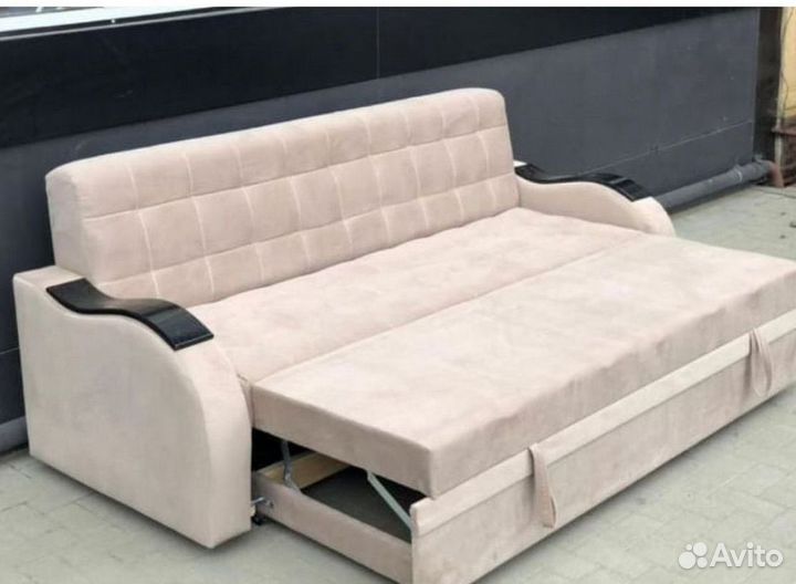 Угловой диван раскладной в наличии не б/у