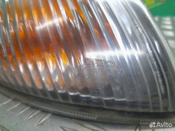 Поворотник правый Mazda 626 хэтчбек 1.8 Л 1993