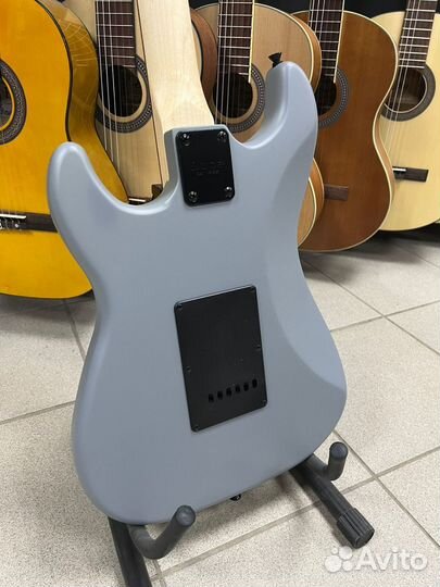 Электрогитара Новая